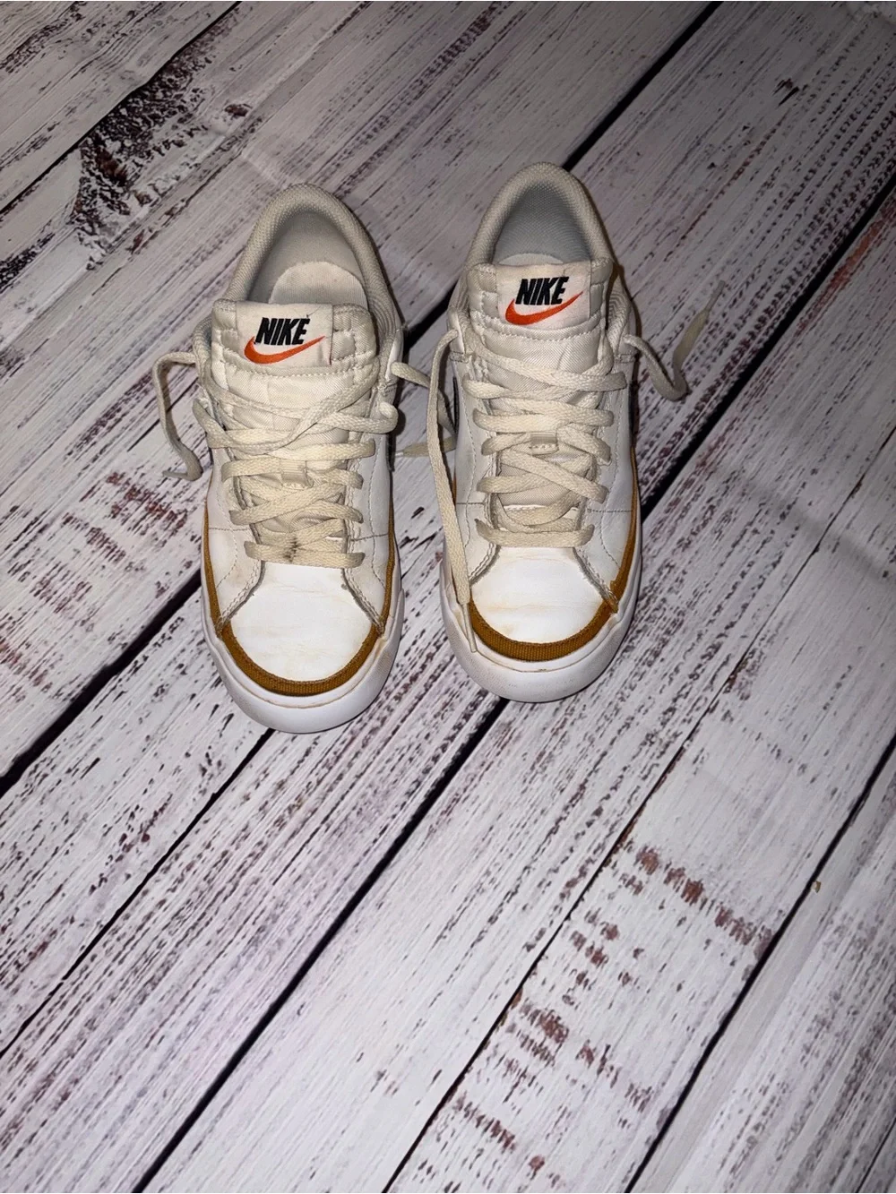 Nike low top